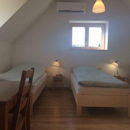 Vamosi Vendeghaz Apartment Nemesvamos Bagian luar foto
