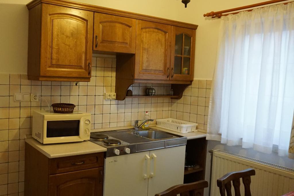 Vamosi Vendeghaz Apartment Nemesvamos Bagian luar foto