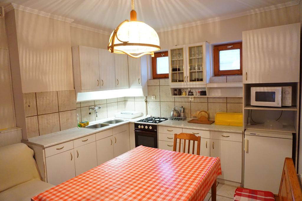 Vamosi Vendeghaz Apartment Nemesvamos Bagian luar foto